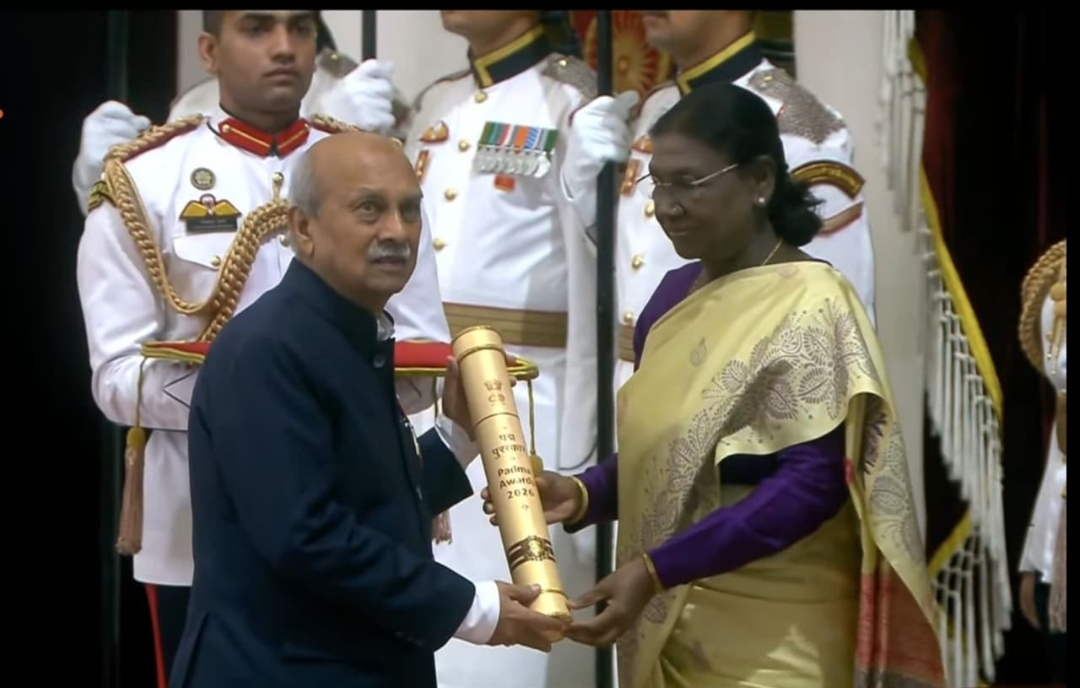 ಪ್ರಭಾಕರ್ ಕೋರೆ   ಅವರಿಗೆ ಪದ್ಮಶ್ರೀ ಪ್ರಶಸ್ತಿ ಪ್ರದಾನ