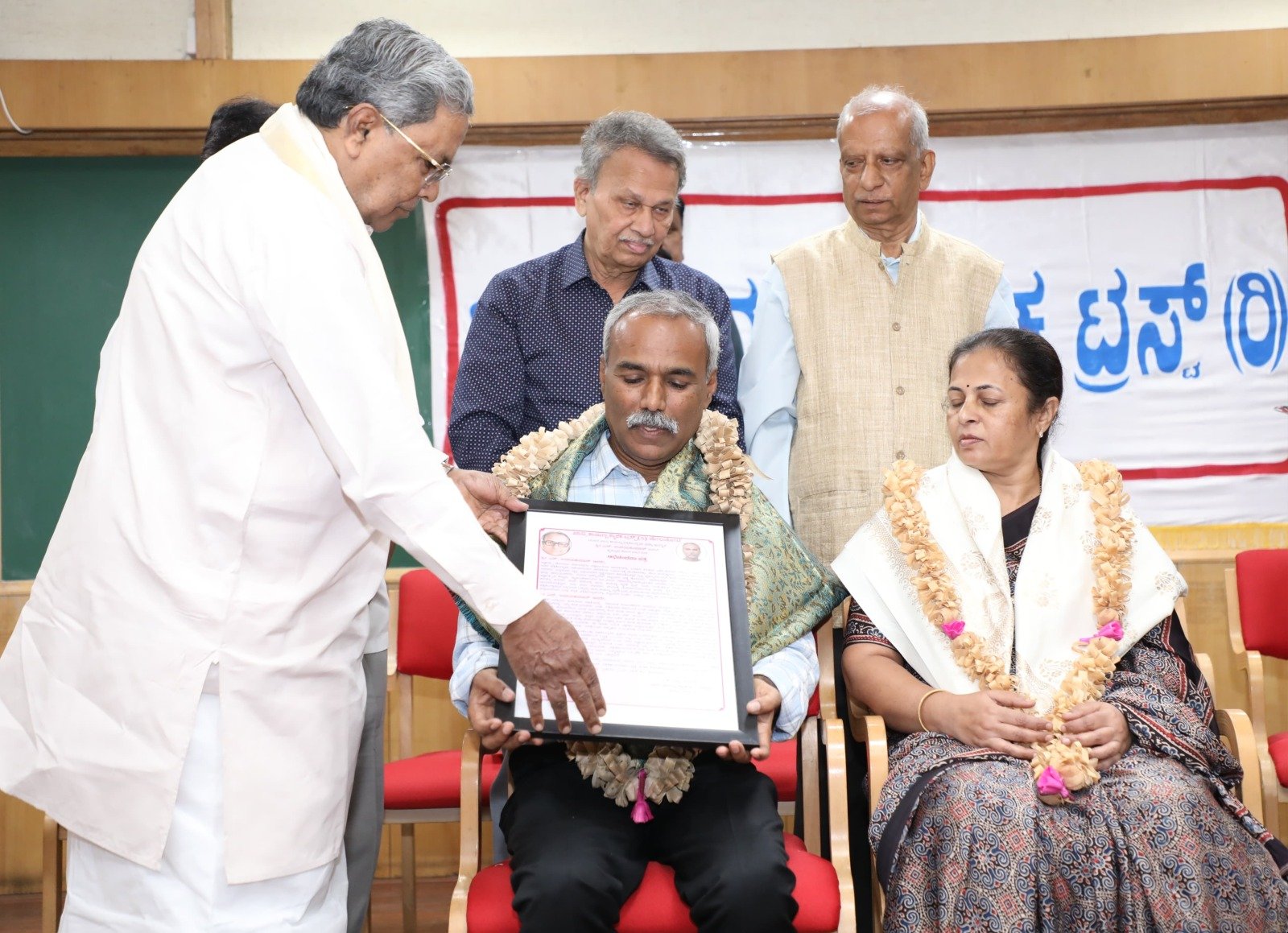 ಹಿರಿಯ ಪತ್ರಕರ್ತ ಉದಯಕುಮಾರ್ ಅವರಿಗೆ ಖಾದ್ರಿ ಶಾಮಣ್ಣ ಪತ್ರಿಕೋದ್ಯಮ ಪ್ರಶಸ್ತಿ ಪ್ರದಾನ 